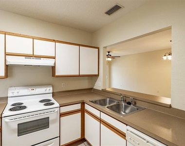 9506 Amberdale Court - Photo Thumbnail 6
