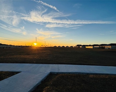 2669 Buttercup Avenue - Photo Thumbnail 19