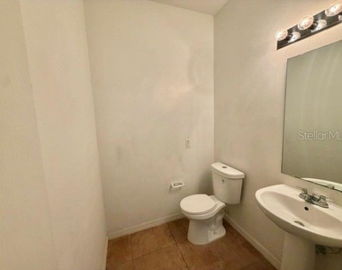 452 Janice Kay Place - Photo Thumbnail 16