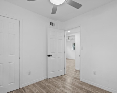1435 Eden Drive - Photo Thumbnail 18