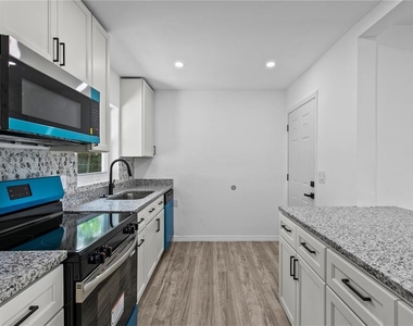 1435 Eden Drive - Photo Thumbnail 8