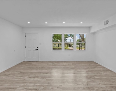1435 Eden Drive - Photo Thumbnail 5