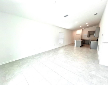 3978 Ambrose Avenue - Photo Thumbnail 8