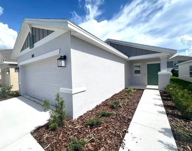 3978 Ambrose Avenue - Photo Thumbnail 2