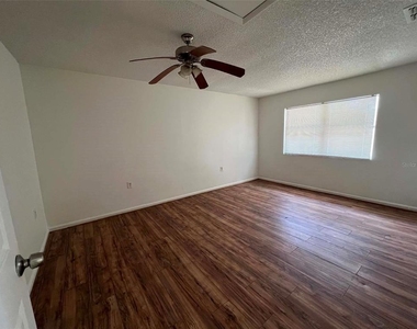 1007 Carol Anderson Drive - Photo Thumbnail 3