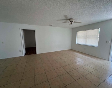 1007 Carol Anderson Drive - Photo Thumbnail 4