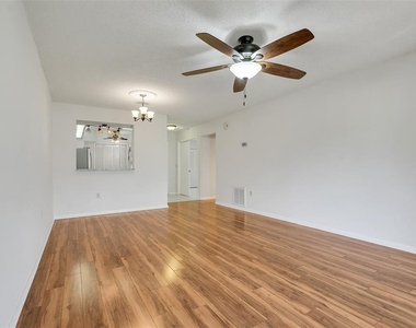 3112 S Semoran Boulevard - Photo Thumbnail 11