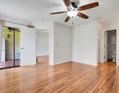 3112 S Semoran Boulevard - Photo Thumbnail 17