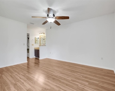 3112 S Semoran Boulevard - Photo Thumbnail 15