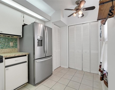 3112 S Semoran Boulevard - Photo Thumbnail 4