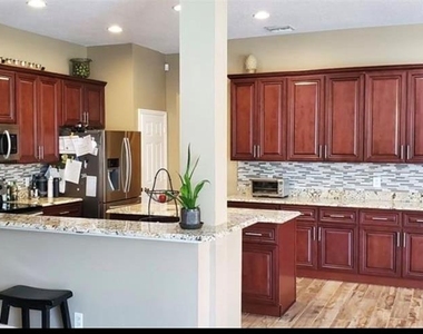 10914 Ledgement Lane - Photo Thumbnail 10