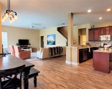 10914 Ledgement Lane - Photo Thumbnail 13