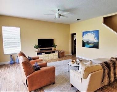 10914 Ledgement Lane - Photo Thumbnail 9