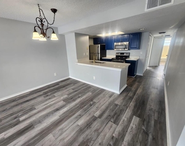 2745 N Poinciana Boulevard - Photo Thumbnail 8