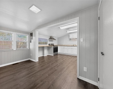 325 S 2nd Street - Photo Thumbnail 5