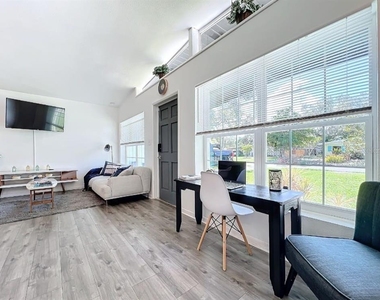 2893 Wood Street - Photo Thumbnail 9