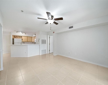 823 Camargo Way - Photo Thumbnail 6
