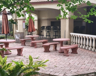 823 Camargo Way - Photo Thumbnail 24