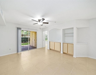823 Camargo Way - Photo Thumbnail 4