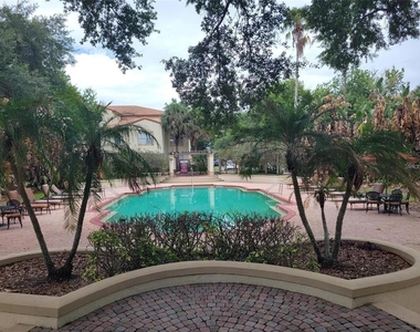 823 Camargo Way - Photo Thumbnail 23
