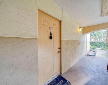 823 Camargo Way - Photo Thumbnail 21