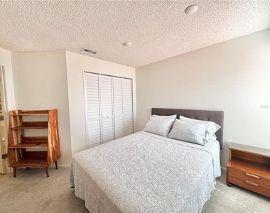 715 Magnolia Place - Photo Thumbnail 31