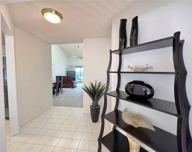 715 Magnolia Place - Photo Thumbnail 1