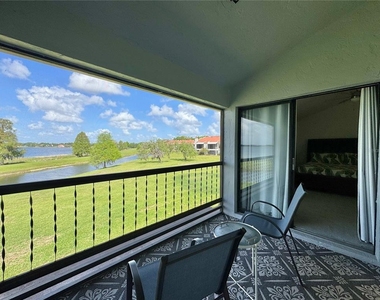 715 Magnolia Place - Photo Thumbnail 35