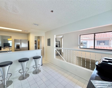 715 Magnolia Place - Photo Thumbnail 10