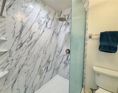 715 Magnolia Place - Photo Thumbnail 24