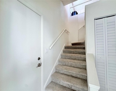 715 Magnolia Place - Photo Thumbnail 37