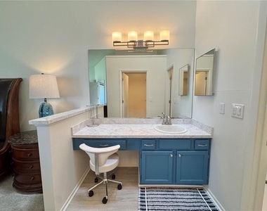 715 Magnolia Place - Photo Thumbnail 25