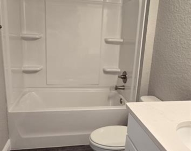 217 Oak Lane Circle - Photo Thumbnail 11