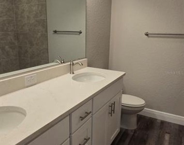217 Oak Lane Circle - Photo Thumbnail 9