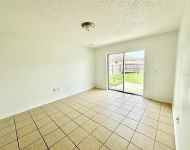 362 Aylesbury Court - Photo Thumbnail 4