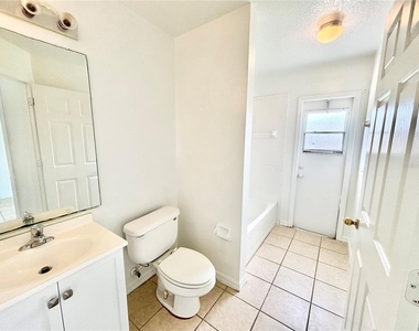 362 Aylesbury Court - Photo Thumbnail 9