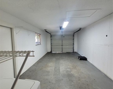 937 Aragon Ave - Photo Thumbnail 19