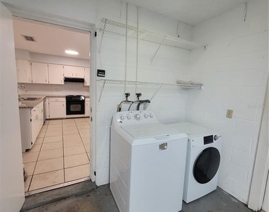 937 Aragon Ave - Photo Thumbnail 20