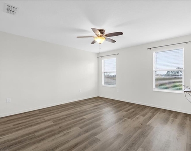 362 Preserve Pointe Boulevard - Photo Thumbnail 17