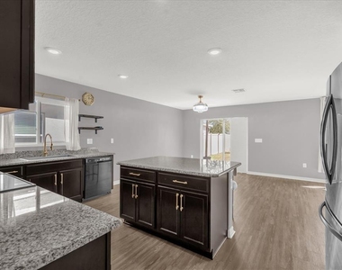 362 Preserve Pointe Boulevard - Photo Thumbnail 14