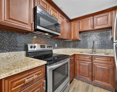 118 W America Street - Photo Thumbnail 8
