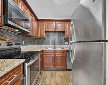 118 W America Street - Photo Thumbnail 2