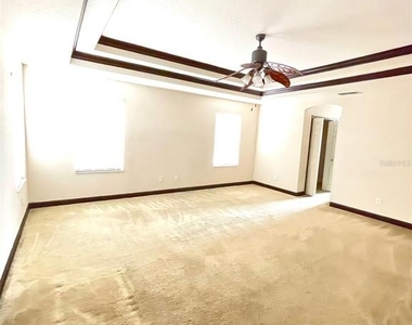 1023 Whirlaway Drive - Photo Thumbnail 10