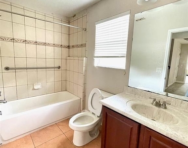 1023 Whirlaway Drive - Photo Thumbnail 16