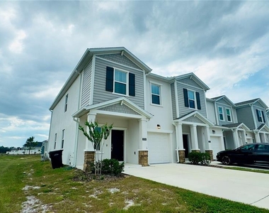 3255 Laurent Loop - Photo Thumbnail 1