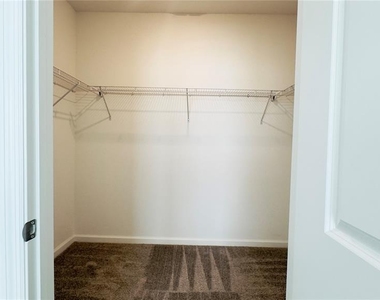 3255 Laurent Loop - Photo Thumbnail 7