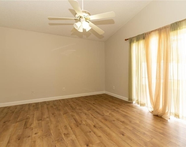 11547 Grazeley Court - Photo Thumbnail 9