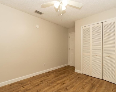 11547 Grazeley Court - Photo Thumbnail 12