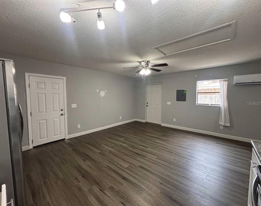 527 Hill Street - Photo Thumbnail 5