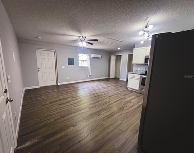 527 Hill Street - Photo Thumbnail 4